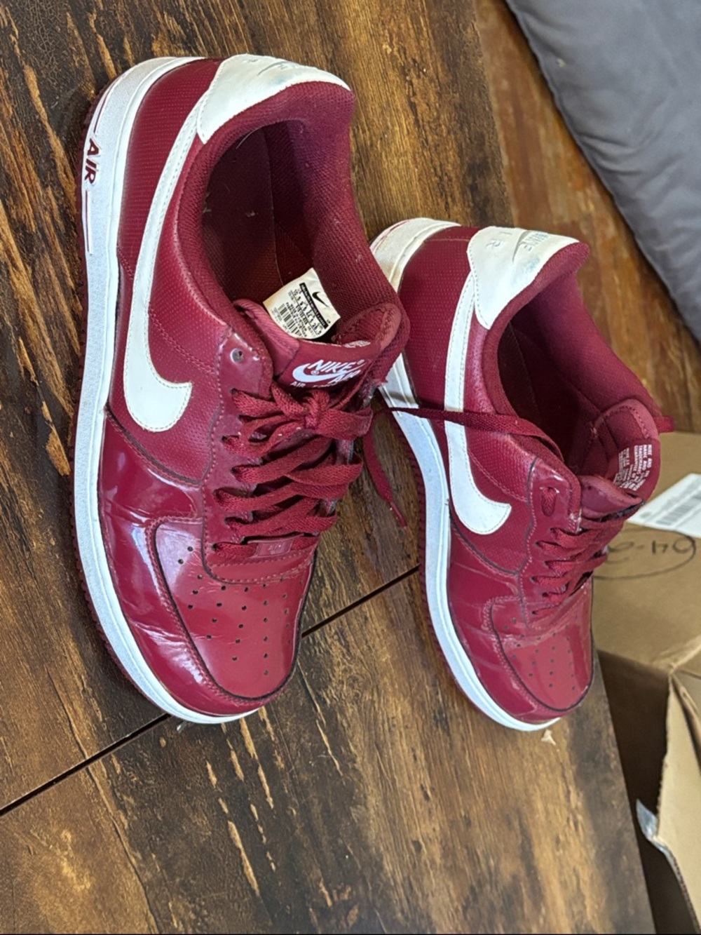 Nike Low Top Sneakers - Burgundy & White